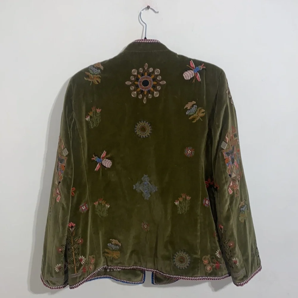 Zara Woman Velvet Embroidered Beetles Flowers Blazer in Johnny Was style - Picture 3 of 12